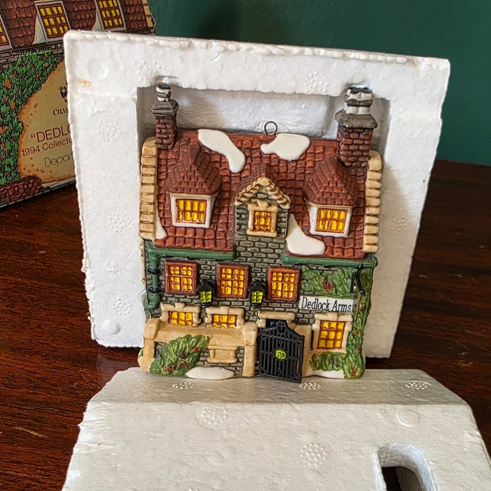 Dept 56 Dedlock Arms Ornament 1994 Collectors Edition Dickens Village Series